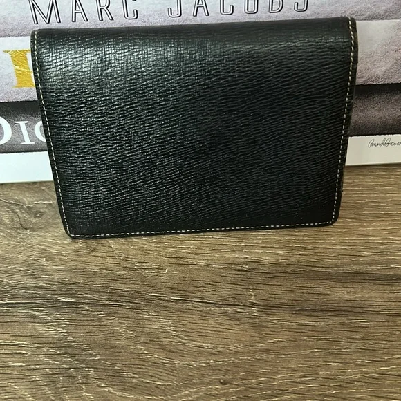 EUC Burberry black leather compact wallet - Picture 2 of 7